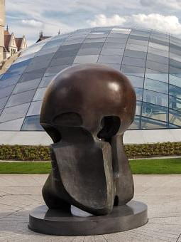 Nuclear Reactions<br />
Lectures, tours, exhibitions, and events observing the 75th anniversary of the first self-sustaining nuclear chain reaction at Chicago Pile-1, and the concurrent 50th anniversary of Henry Moore’s Nuclear Energy sculpture.